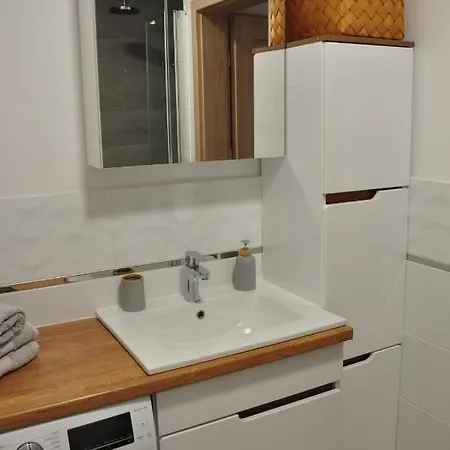 Apartament Na Wyspie Solnej Apartment *